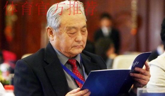 年维泗、容志行获亚足联“金星奖” 年维泗、容志行获亚足联“金星奖”